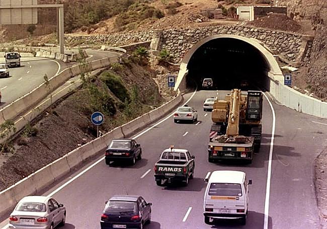 Entrada al túnel de Piedra Santa.