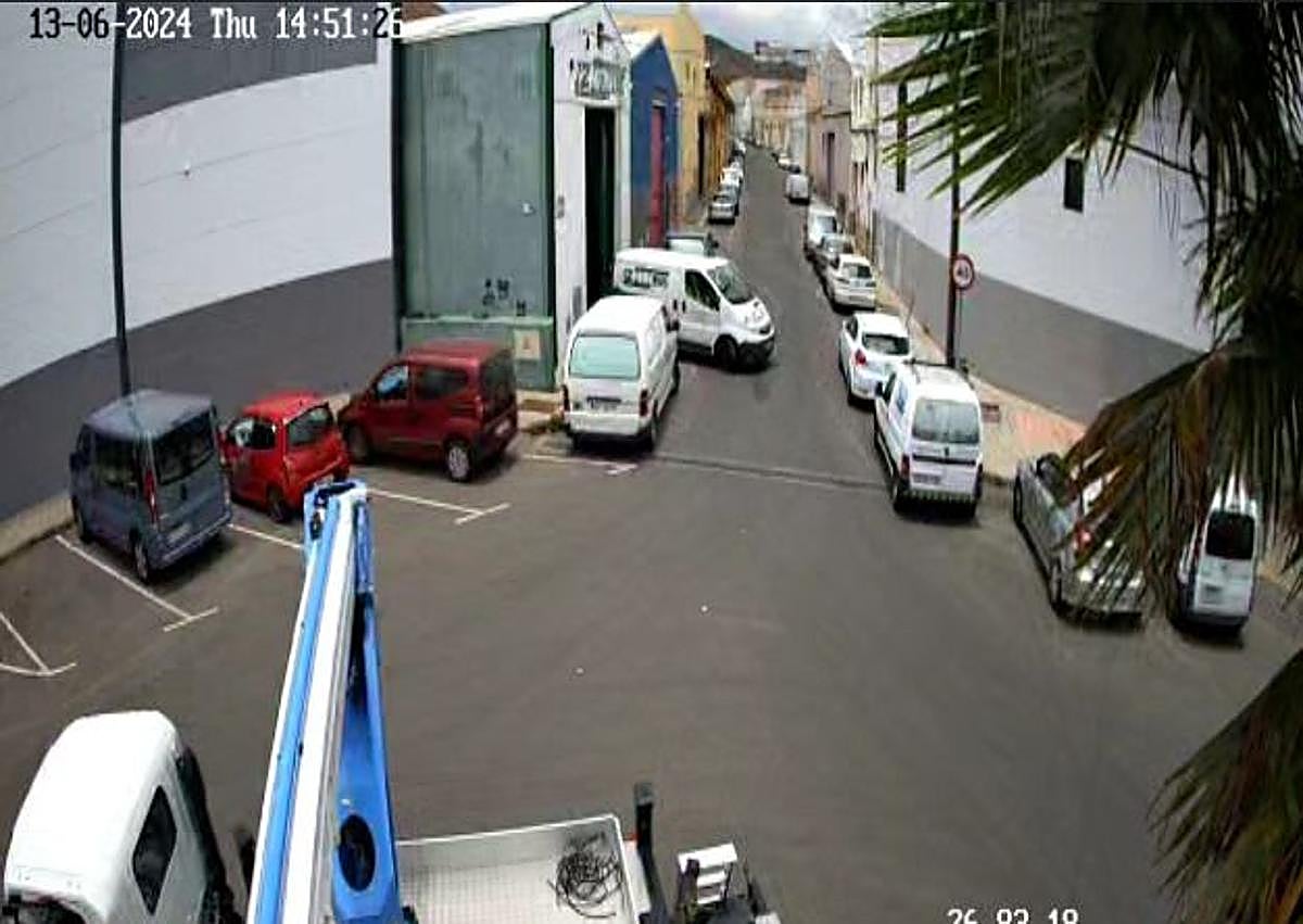 Imagen secundaria 1 - Imágenes captadas por las cámaras de Cruz de La Gallina en distintos puntos del polígono.