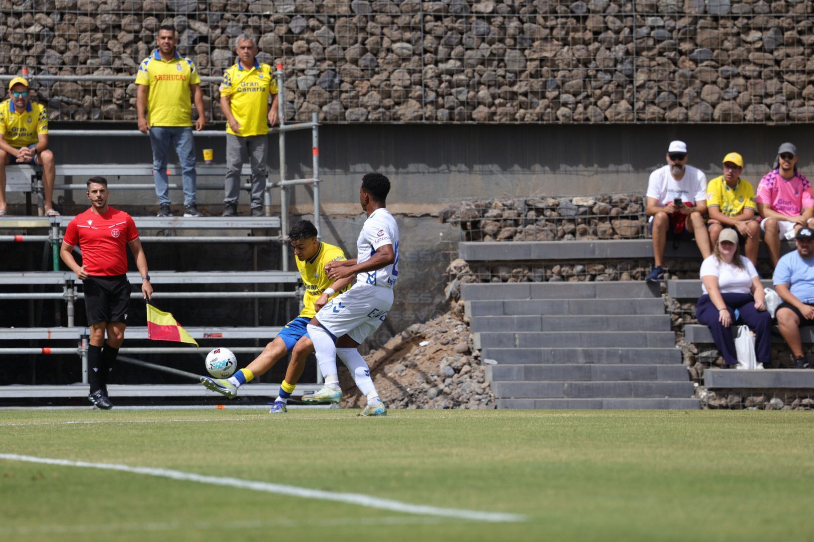 Pasión y rivalidad en el derbi canario: UD Las Palmas - CD Tenerife