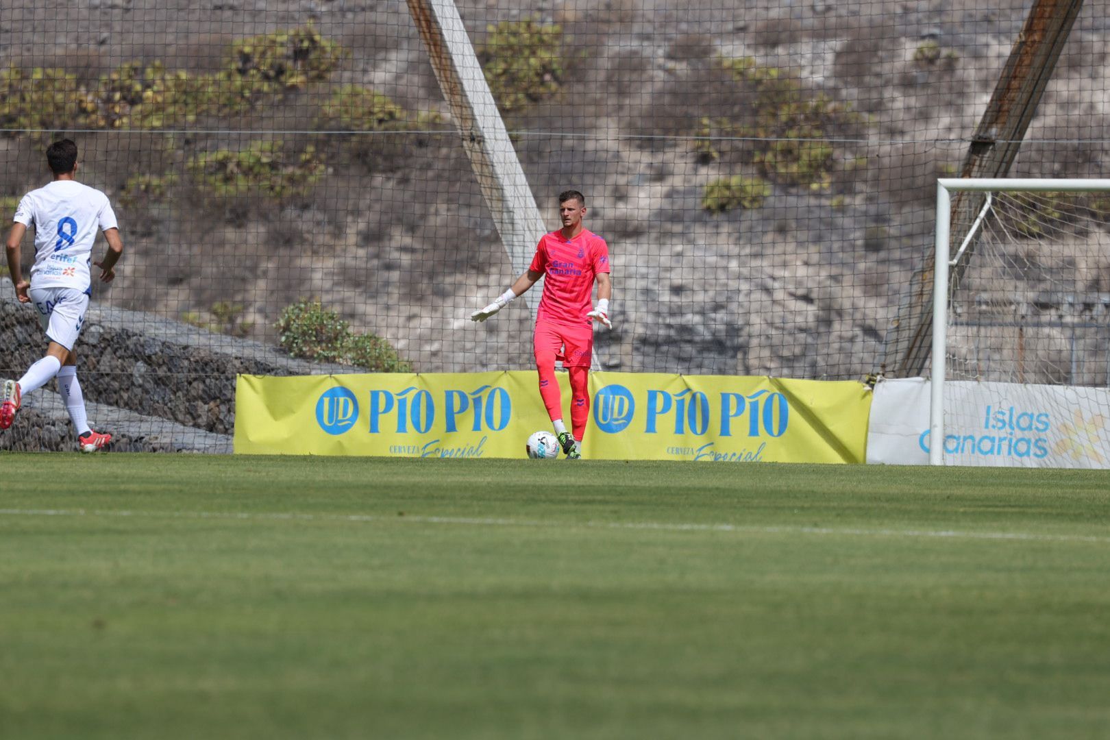 Pasión y rivalidad en el derbi canario: UD Las Palmas - CD Tenerife