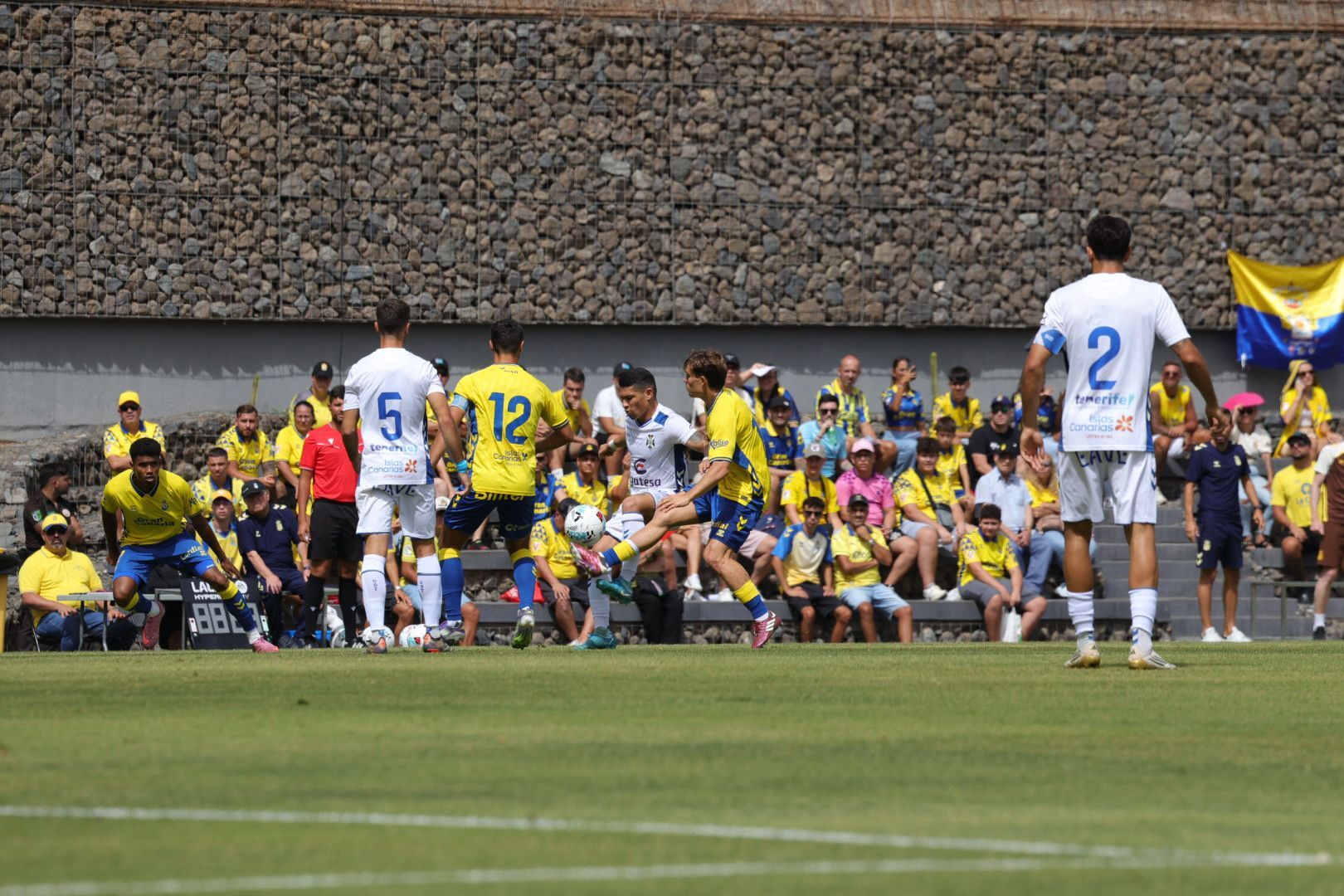 Pasión y rivalidad en el derbi canario: UD Las Palmas - CD Tenerife