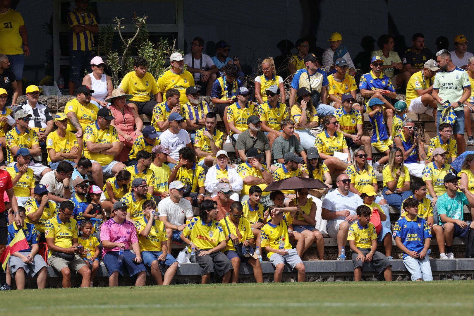 Pasión y rivalidad en el derbi canario: UD Las Palmas - CD Tenerife