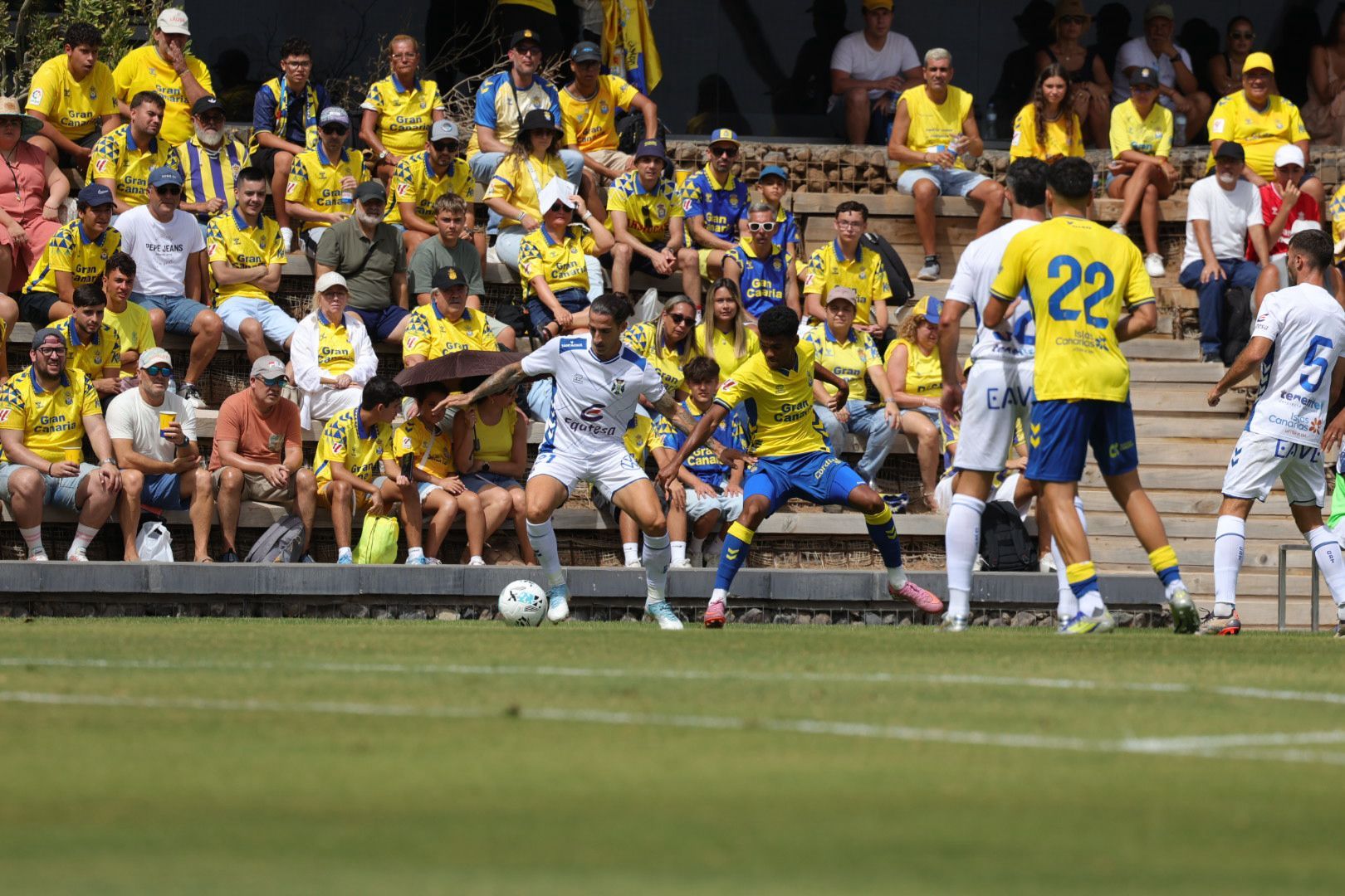 Pasión y rivalidad en el derbi canario: UD Las Palmas - CD Tenerife