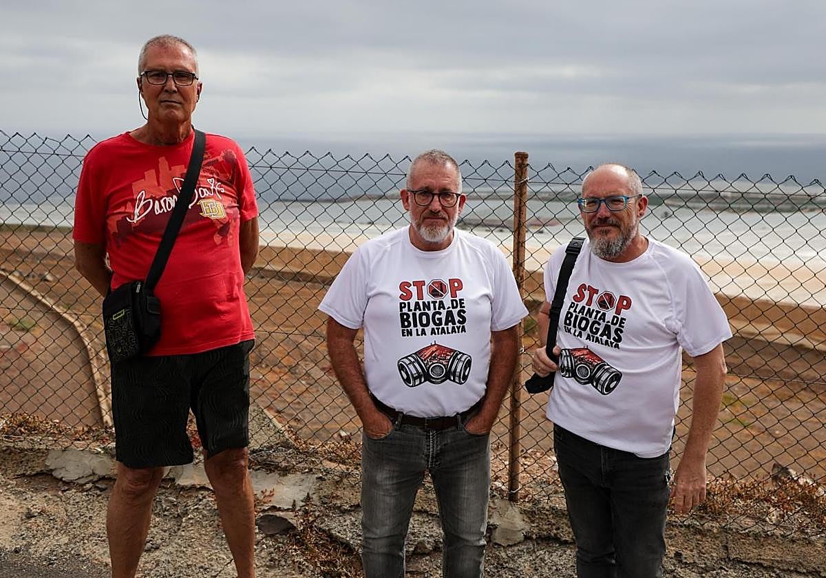 Activistas en contra de la planta de biogás en La Atalaya.