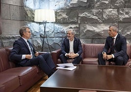 Imagen de septiembre de 2024 de Alberto Núñez Feijóo, Fernando Clavijo y Manuel Domínguez.