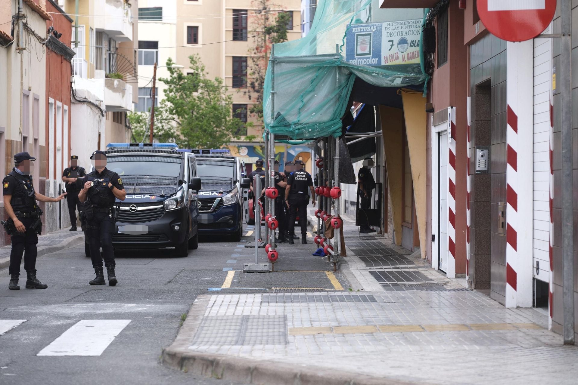 Así fue el registro antidrogas en la calle Molino de Viento