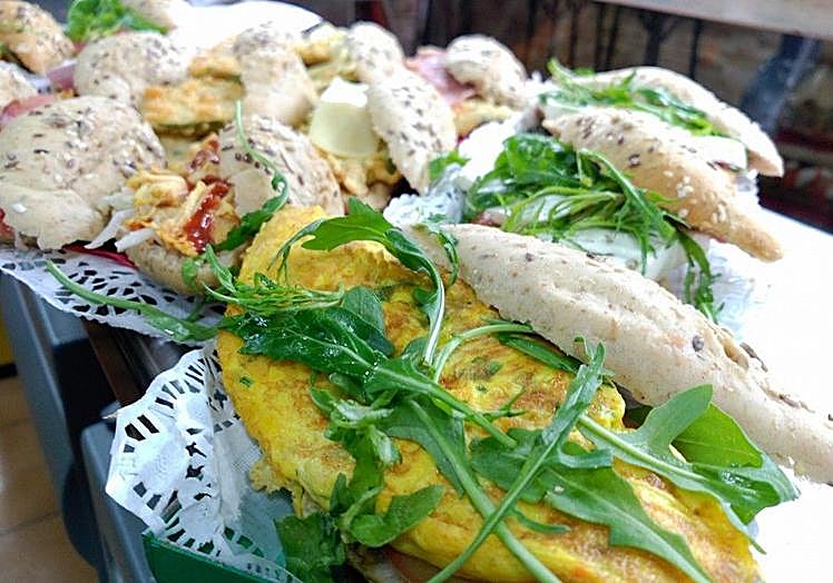 Variedad de bocatas de Bar Ca´ Jonás.