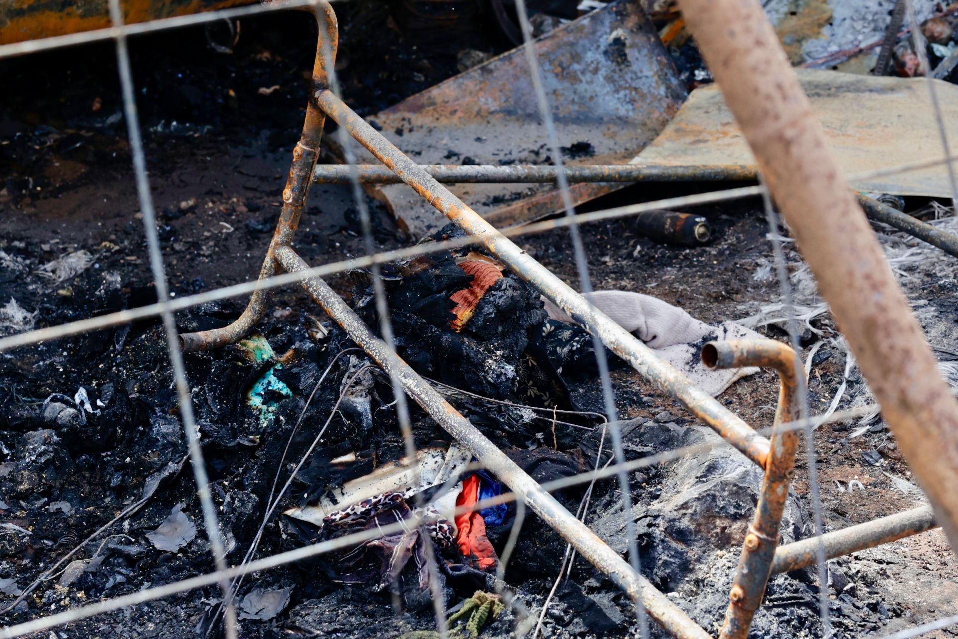 Así quedó el vehículo en el que murió un hombre calcinado en Ojos de Garza