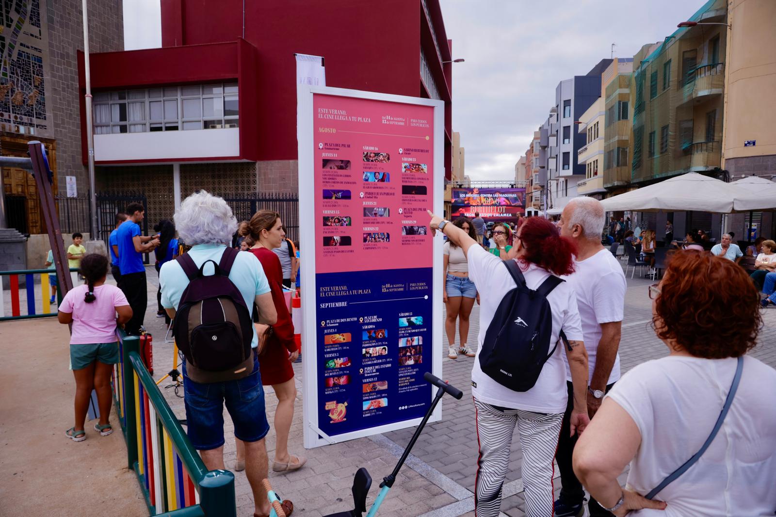 El &#039;Cine de Verano&#039; llena la Plaza del Pilar en Guanarteme