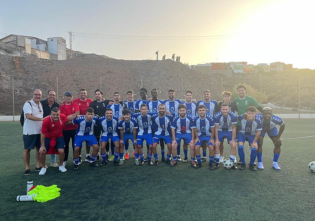 Imagen principal - El Carrizal inmortaliza a Juan Guedes con la 52ª edición de su Memorial