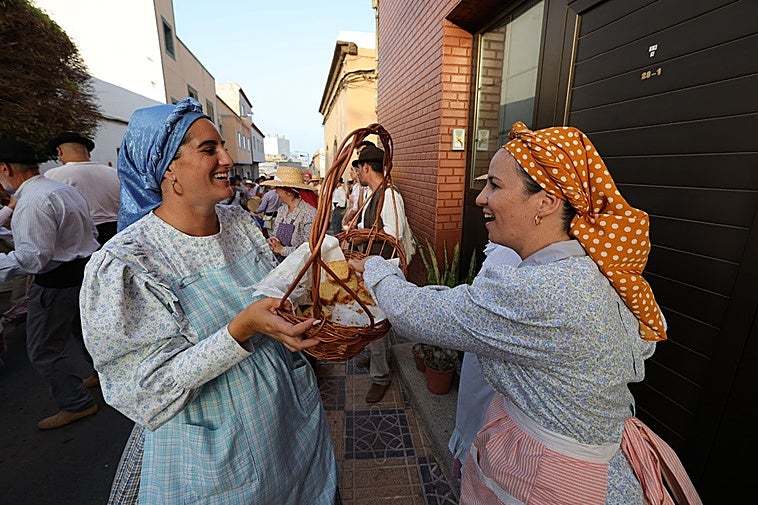 Romería Ofrenda por las calles de El Carrizal.