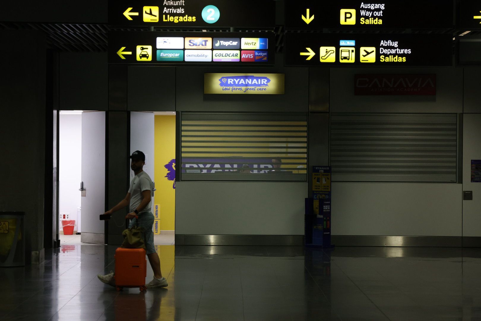 Así se vivió la huelga de Ryanair en el Aeropuerto de Gran Canaria