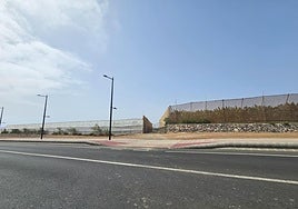 Nueva zona de aparcamientos en la carretera de Melenara.