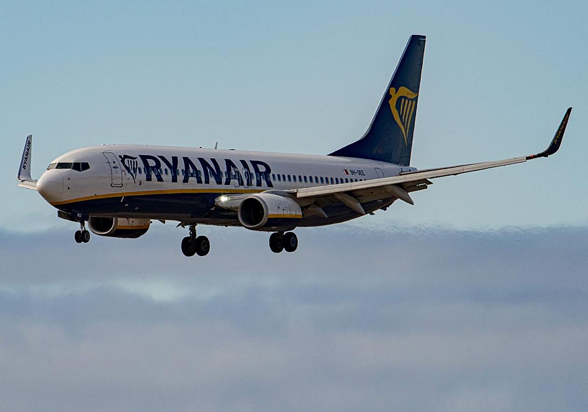 Avión de Ryanair en un vuelo comercial