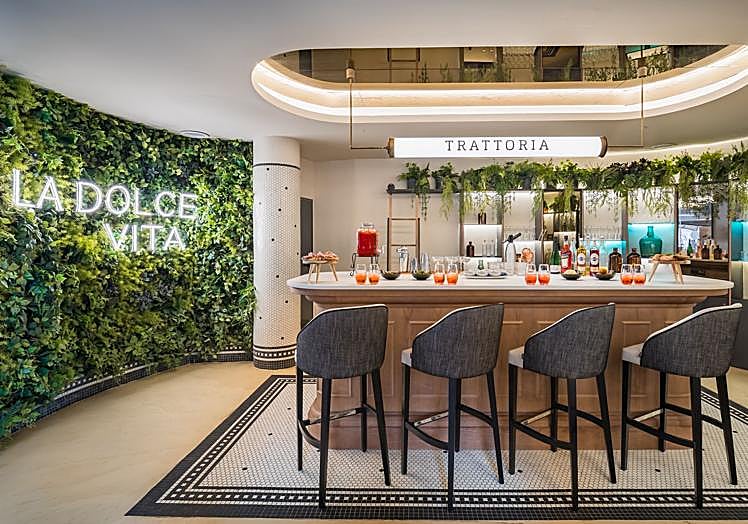 Zona de barra del restaurante.