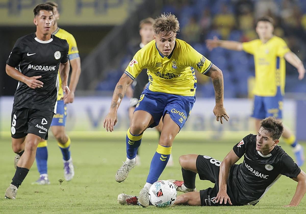 Recoba, durante el encuentro frente al Andorra.