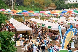 Miles de personas acudieron a la Feria KM.0 en Fontanales.