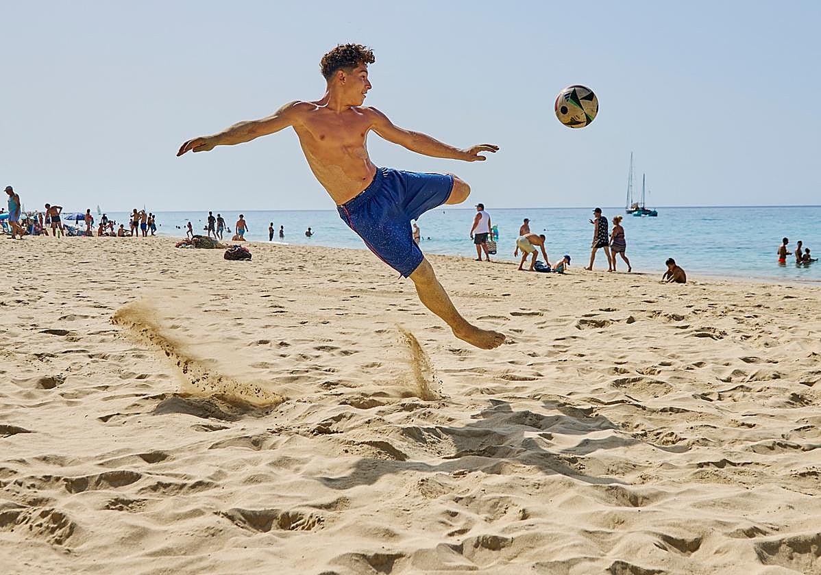 Las actividades en la playa se desarrollan en horario de mañana y tarde.