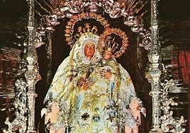 La Virgen del Pino vistiendo el manto celeste por última vez