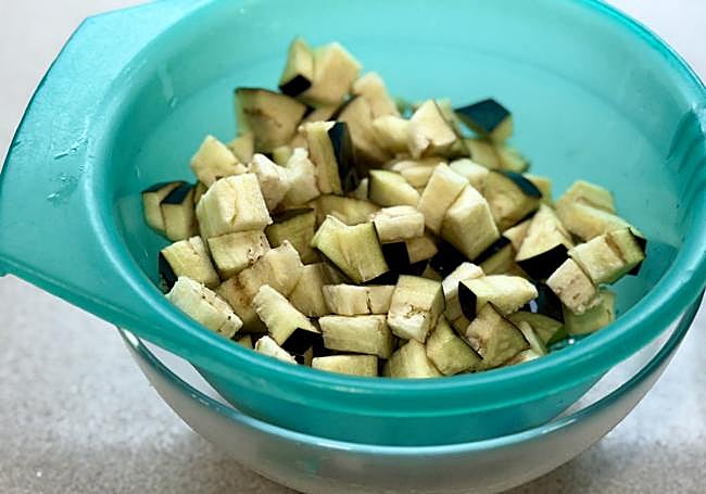 Escurrimos y secamos la berenjena