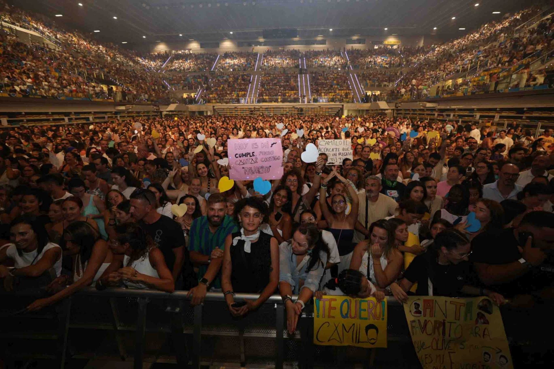 Camilo conquista a &#039;La Tribu&#039; en el Gran Canaria Arena