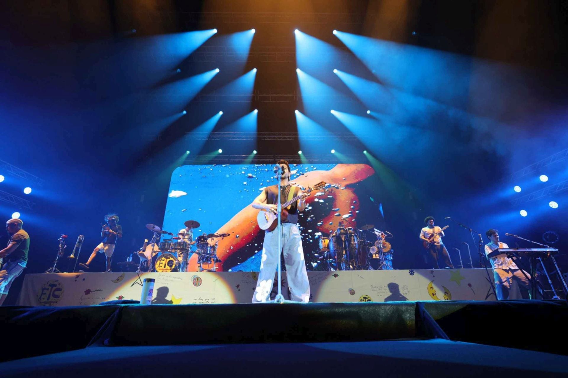 Camilo conquista a &#039;La Tribu&#039; en el Gran Canaria Arena