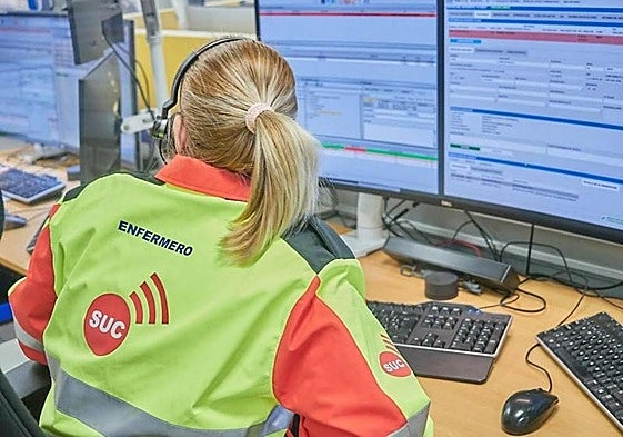 Imagen de archivo de personal sanitario en la sala del Servicio de Urgencias Canario (SUC).