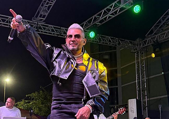 El artista en plena actuación.