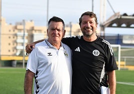 Jorge Muñoz (d), junto a Gonzalo Moreno (i), en las instalaciones del Barrio Atlántico.