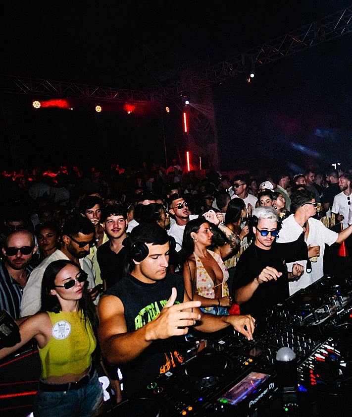 Imagen secundaria 2 - Distinto momentos de Sansa XL, en Maspalomas.