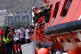 Imagen de la llegada de los migrantes rescatados a Arguineguín.