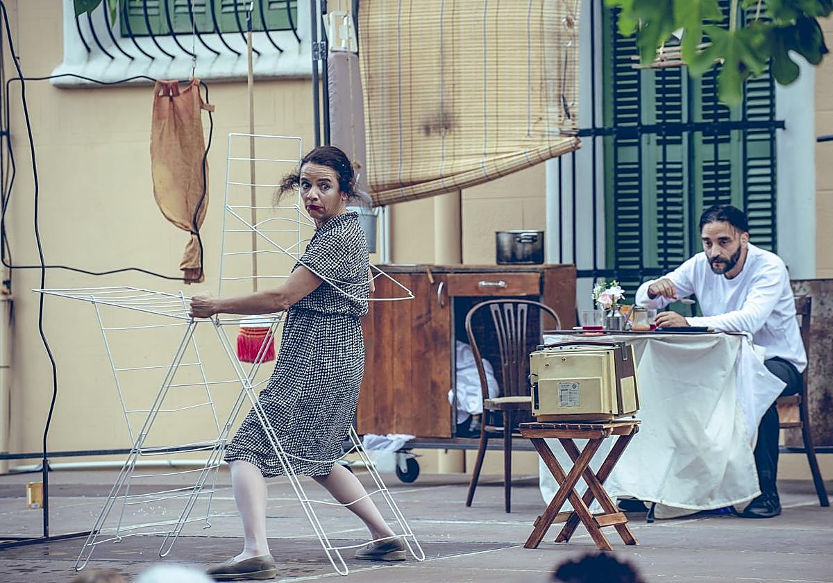 Cris Clown, payasa por naturaleza, brilla en «Home», un espectáculo poético y emotivo.