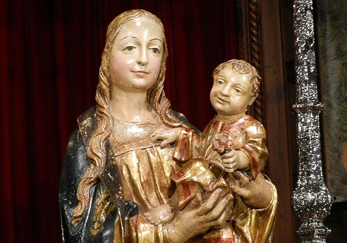 La Virgen del Pino luce sin su manto.