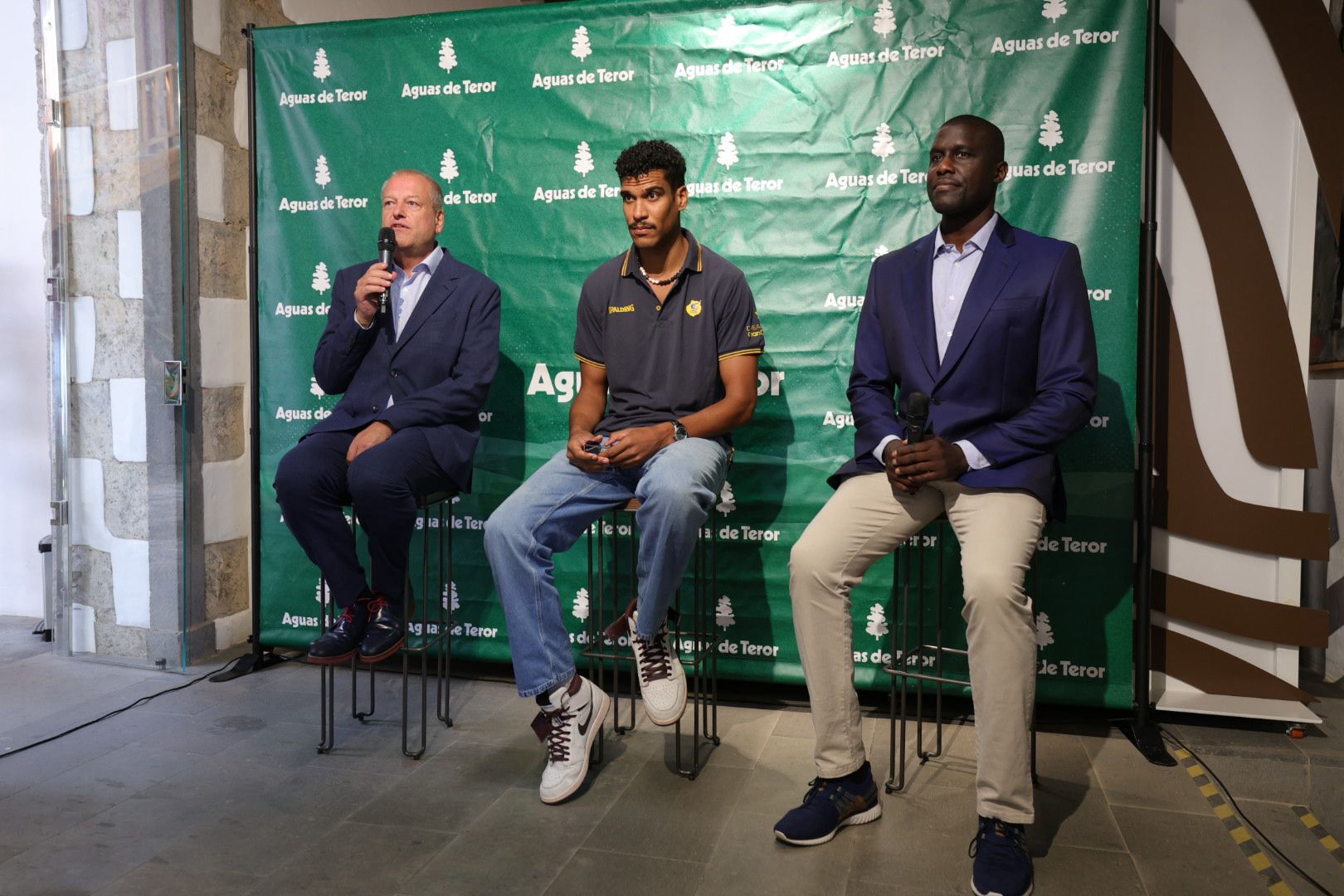 Labeirye ya piensa en amarillo