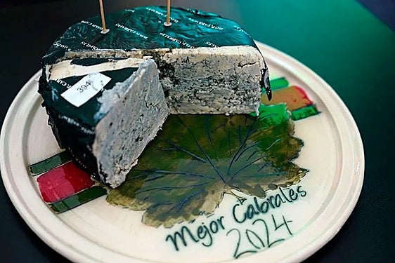 Imagen del queso galardonado como «mejor cabrales 2024».