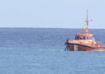 Rescatan en Mauritania a unos 20 cadáveres y a 17 supervivientes tras naufragar rumbo a Canarias