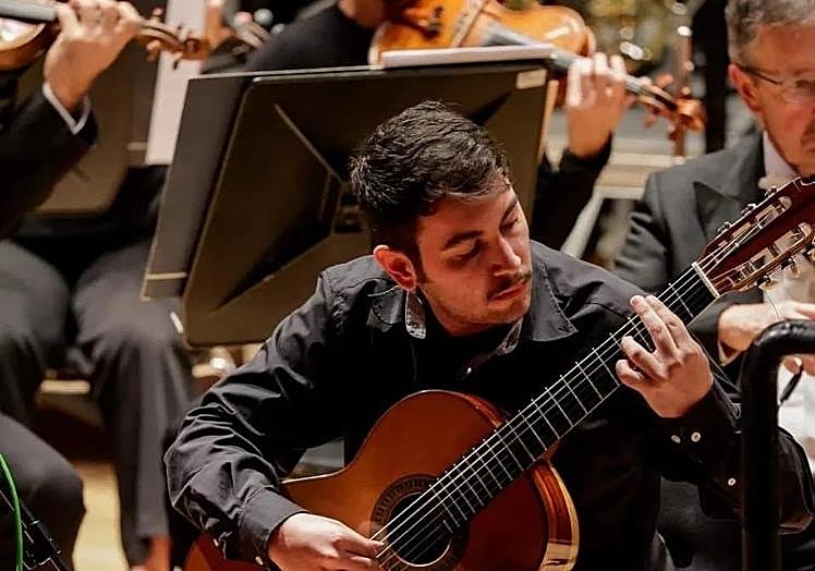 El guitarrista grancanario, durante uno de sus conciertos.