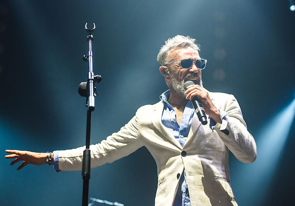 Rafa Sánchez, en pleno concierto.