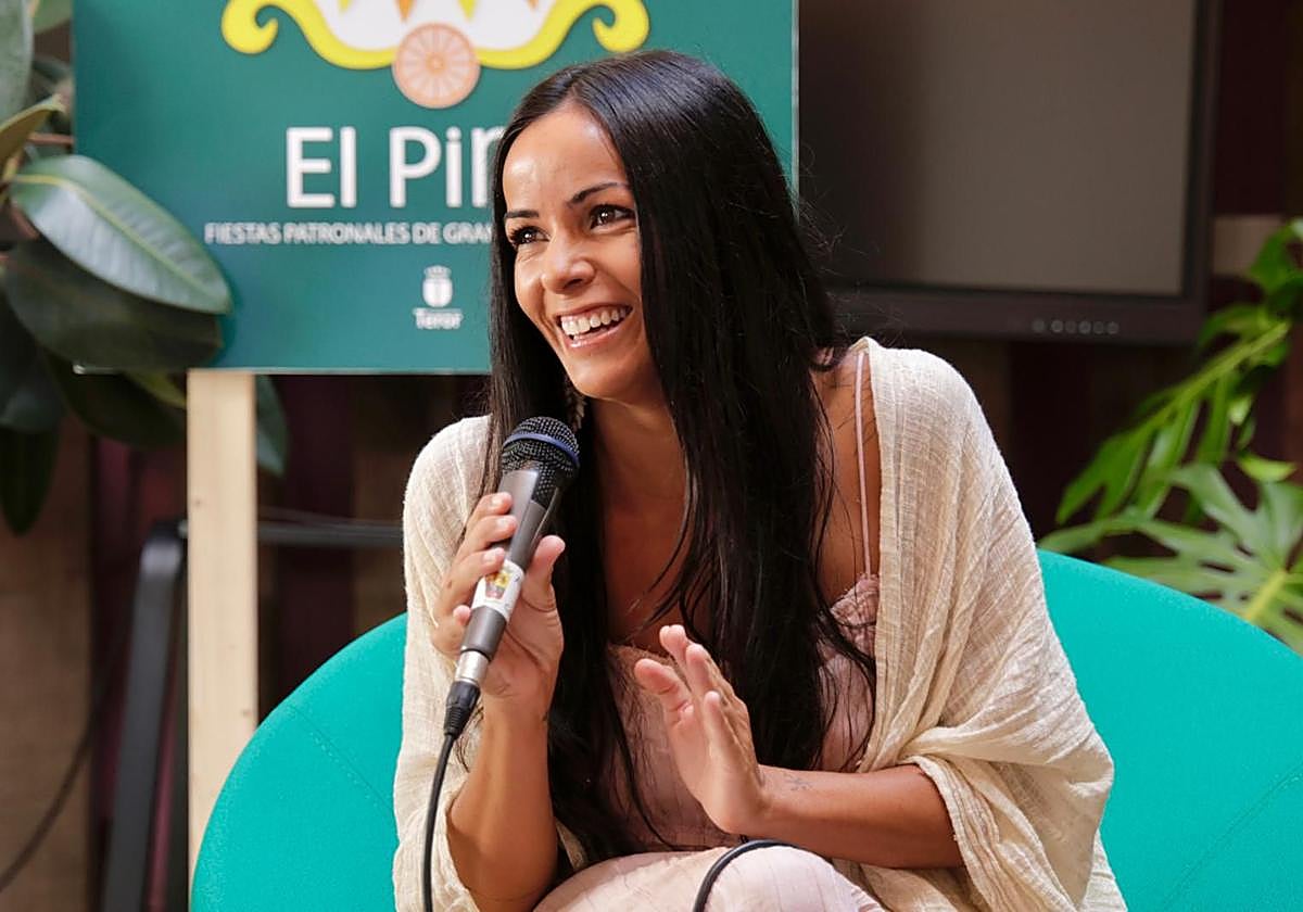 Raquel del Rosario en su presentación.