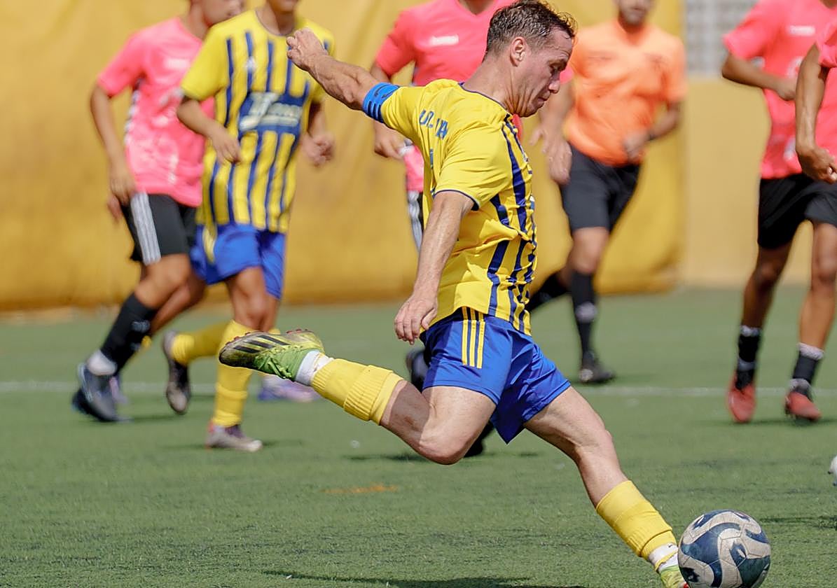 La Atalaya arañó un importante empate (0-0) ante el Viera en el Alfonso Silva. Imagen de archivo de esta pretemporada.