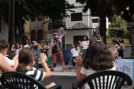 Imagen de una de las actuaciones de la jornada del festival de arte en Teror este sábado.