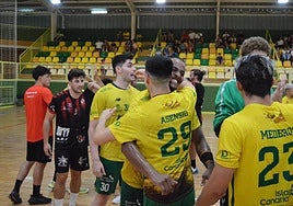 Imagen de la plantilla galdense, tras lograr el triunfo ante el Ciudad de Lanzarote.