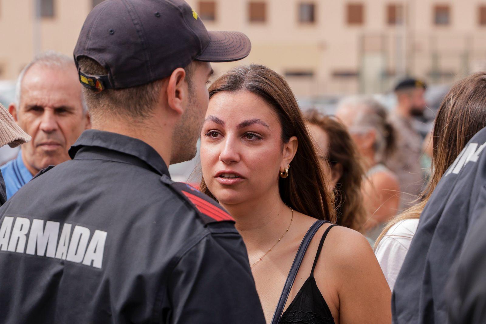 Abrazos y emociones en la despedida del Buque Rayo