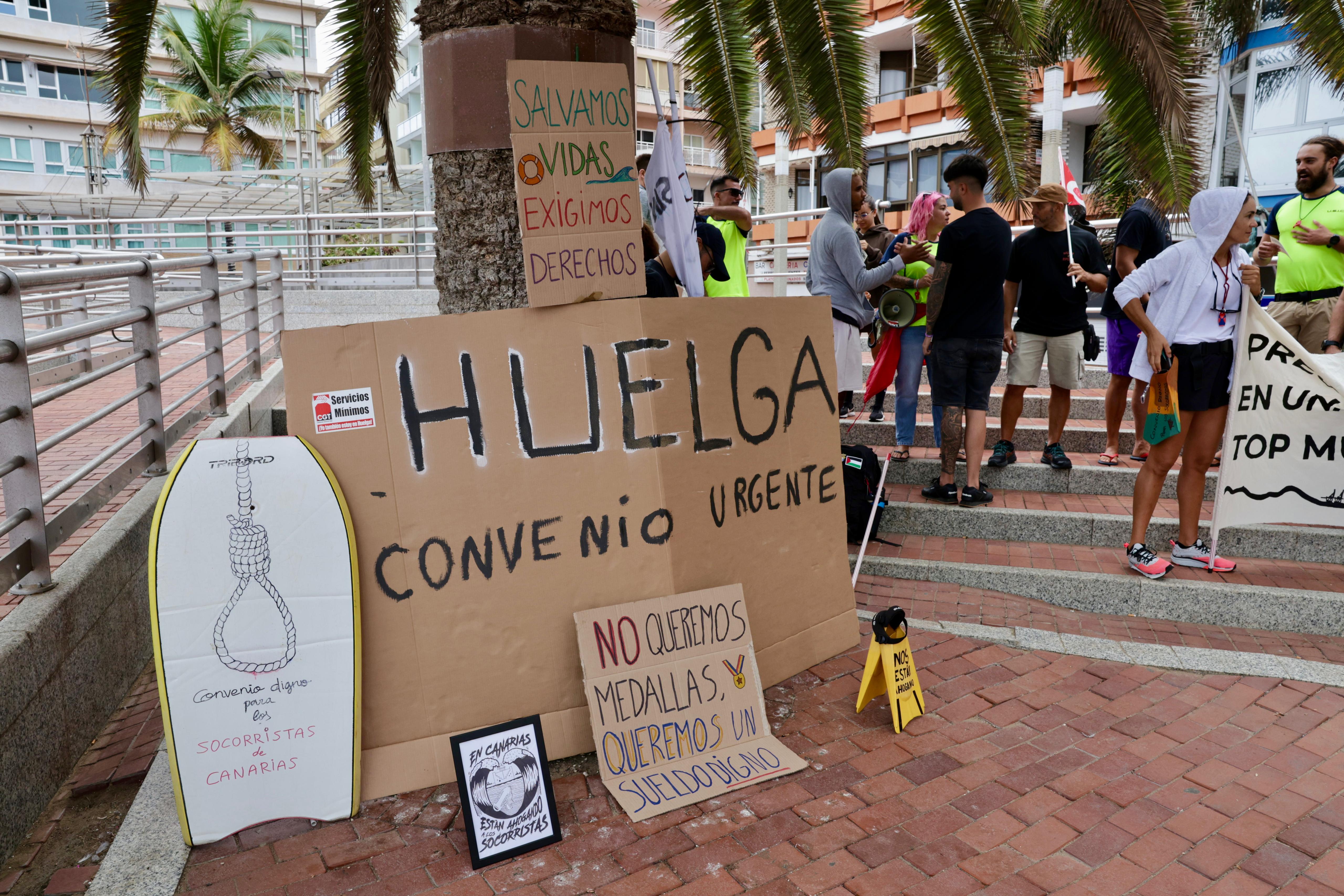 Protesta de los socorristas en Las Palmas de Gran Canaria