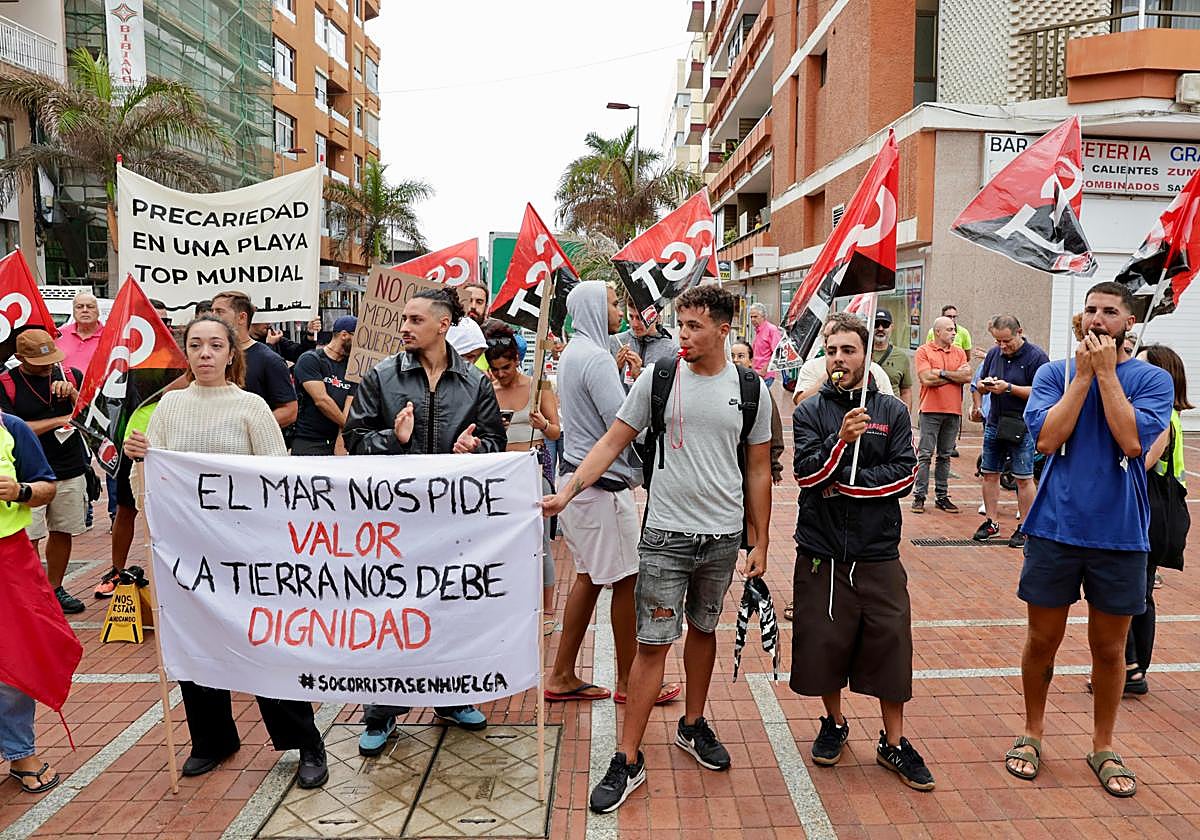 Protesta de los socorristas en Las Palmas de Gran Canaria