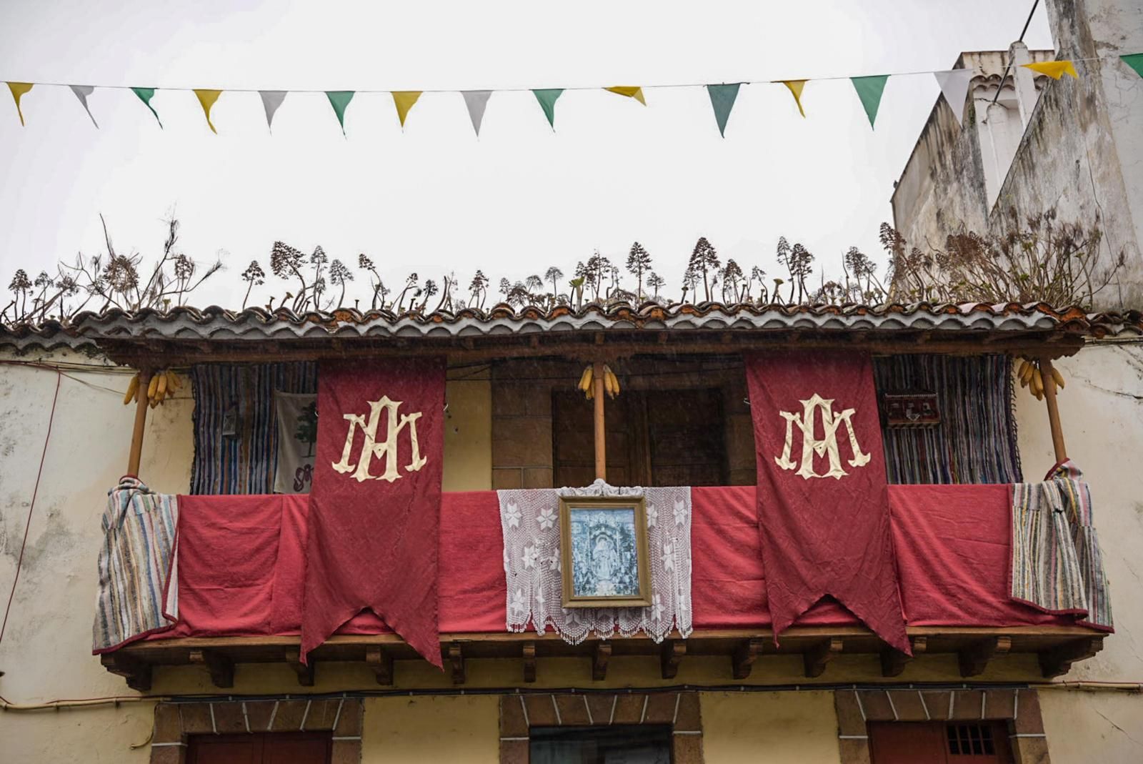 Imagen secundaria 1 - Teror llena sus neveras y despensas de cara al Pino