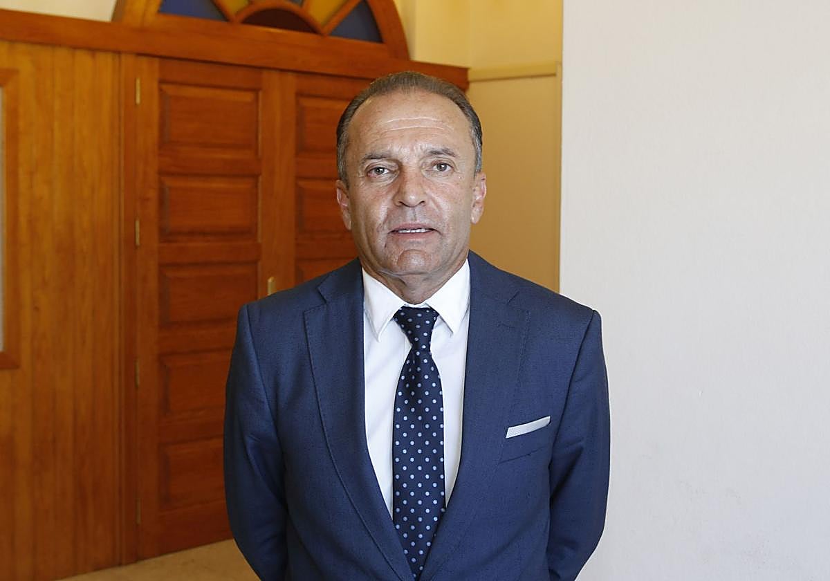 El alcalde de Tinajo paga hoteles a presuntos maltratadores para ...