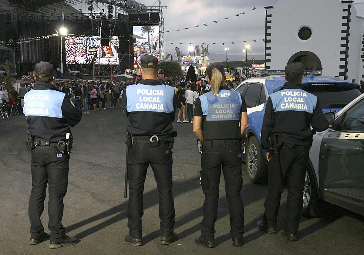Agentes de la Policía Local de Tinajo.
