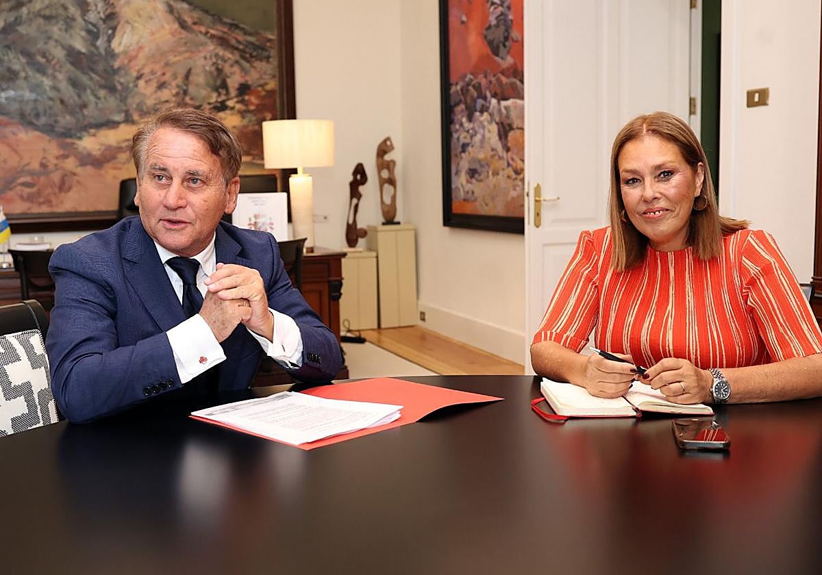 Astrid Pérez junto con Carlos de Millán Hernández.