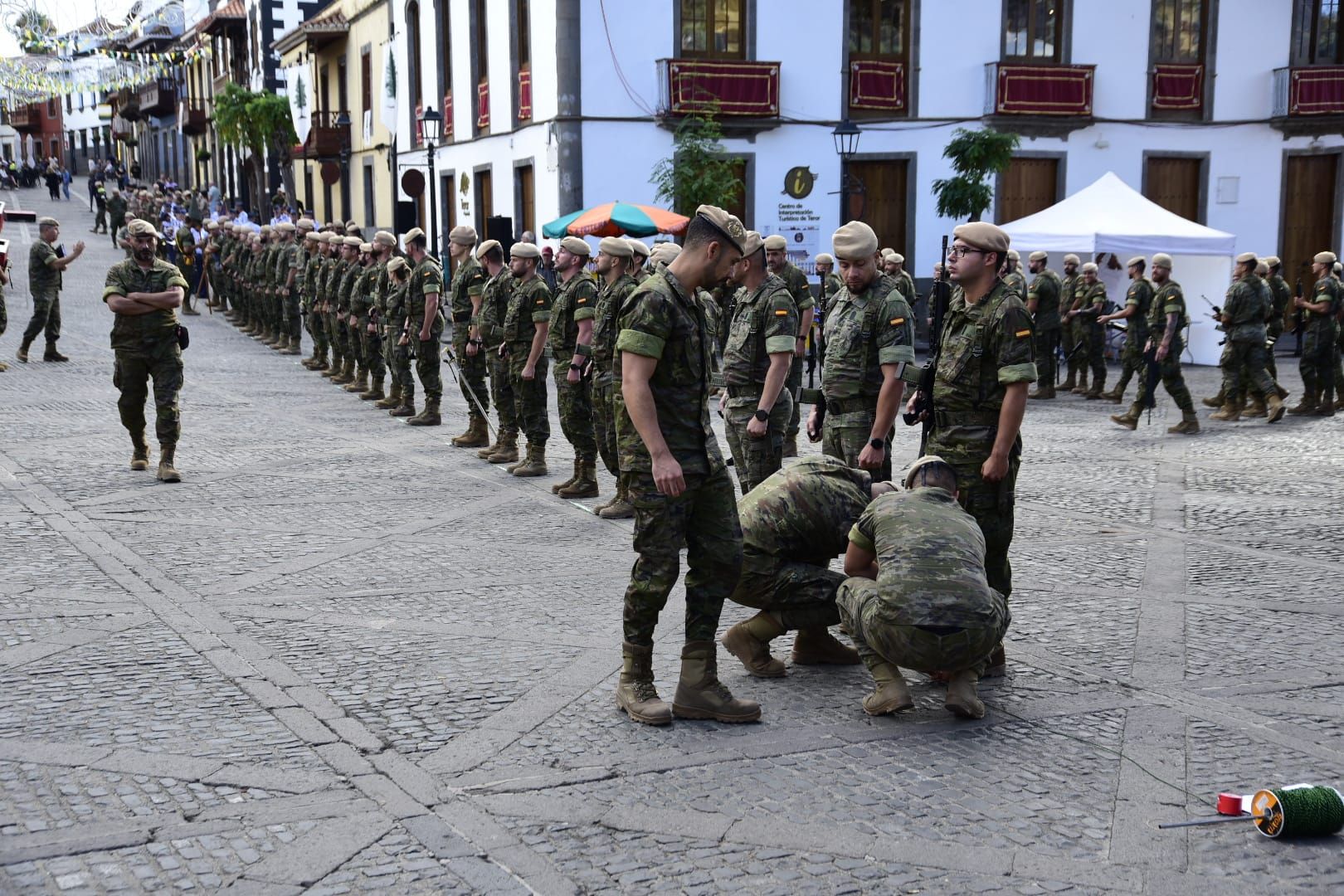 El Ejército de Tierra ensaya el desfile que protagonizará en Teror